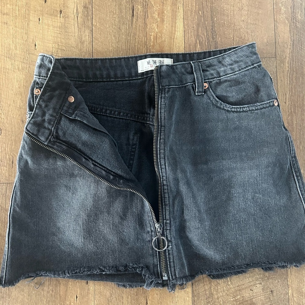 Free People We The Free Black Denim Zip front Mini Skirt Size 26 (US 2) - Picture 6 of 10